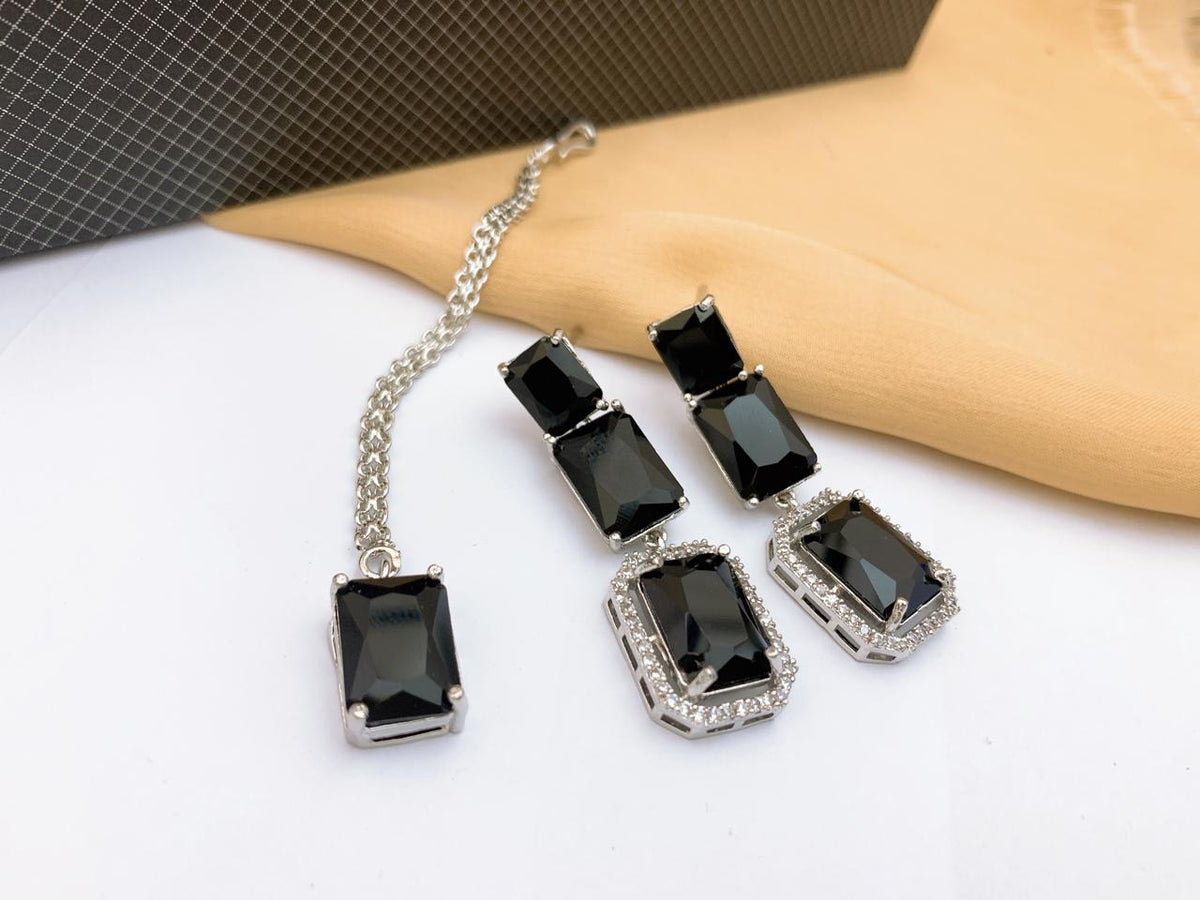 JOHMS TIKKA EARRINGS